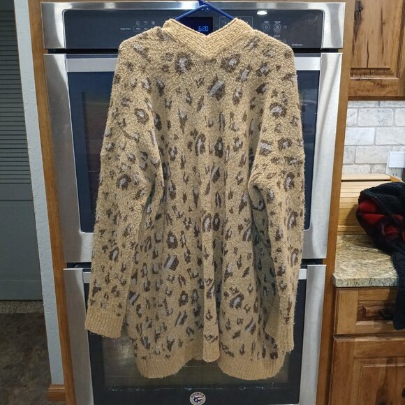 Oversized Easel Los Angeles Leopard  Knit Cardigan | Cozy Boho Boutique Style - Picture 3 of 4